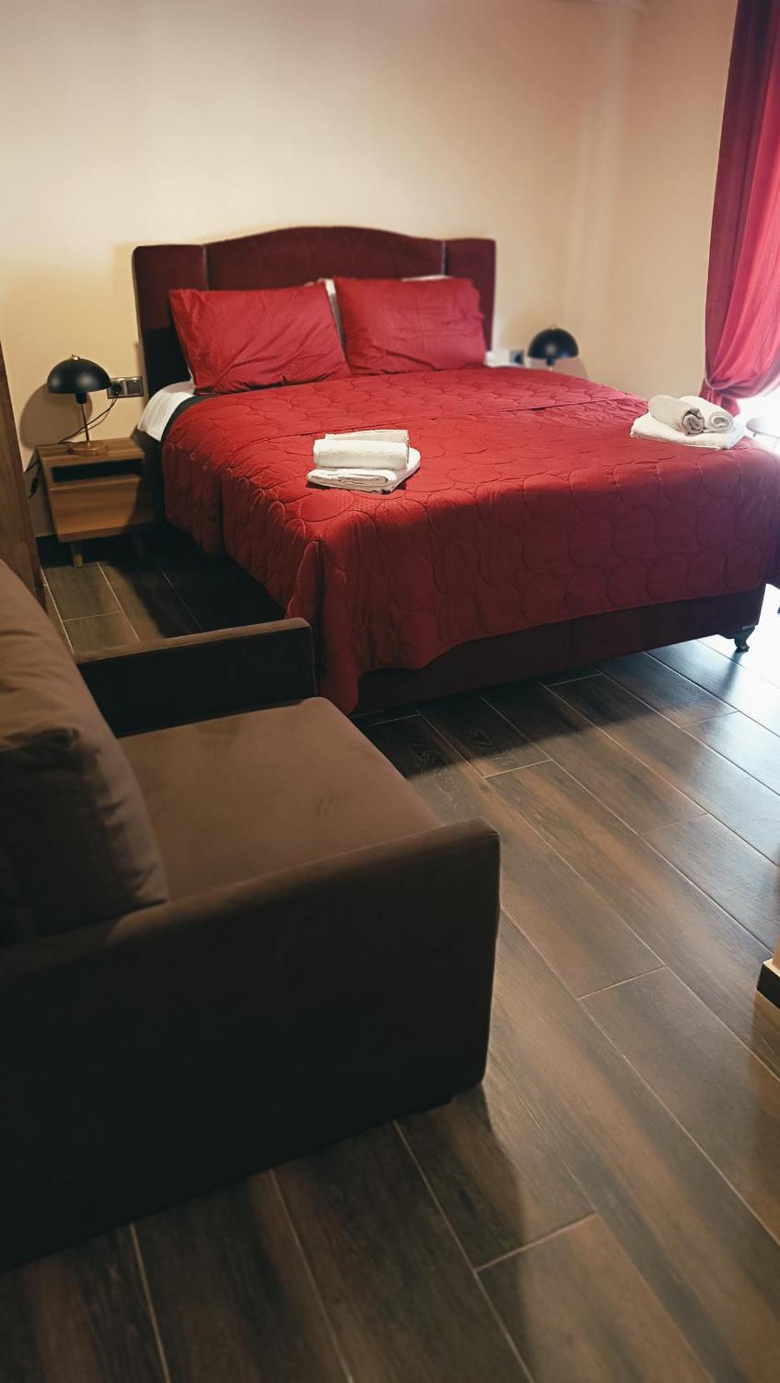 Majestik Room Kavala Esterno foto